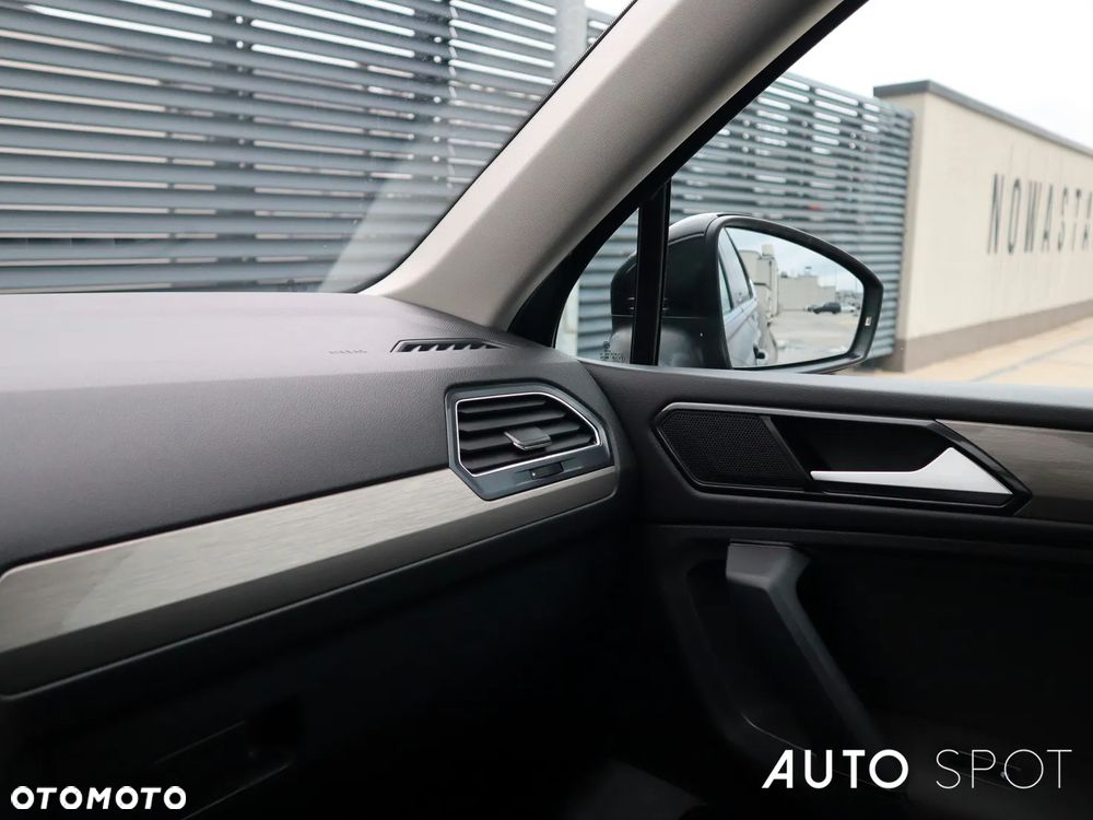 Volkswagen Tiguan Allspace 2.0 TSI 4Mot Comfortline DSG 7os - 32