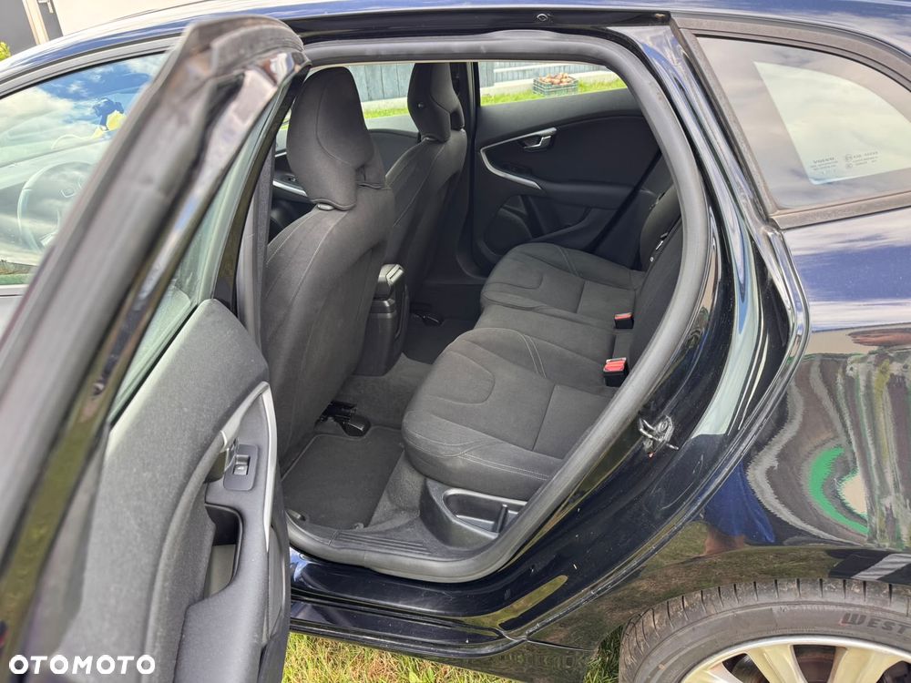 Volvo V40 D2 - 12