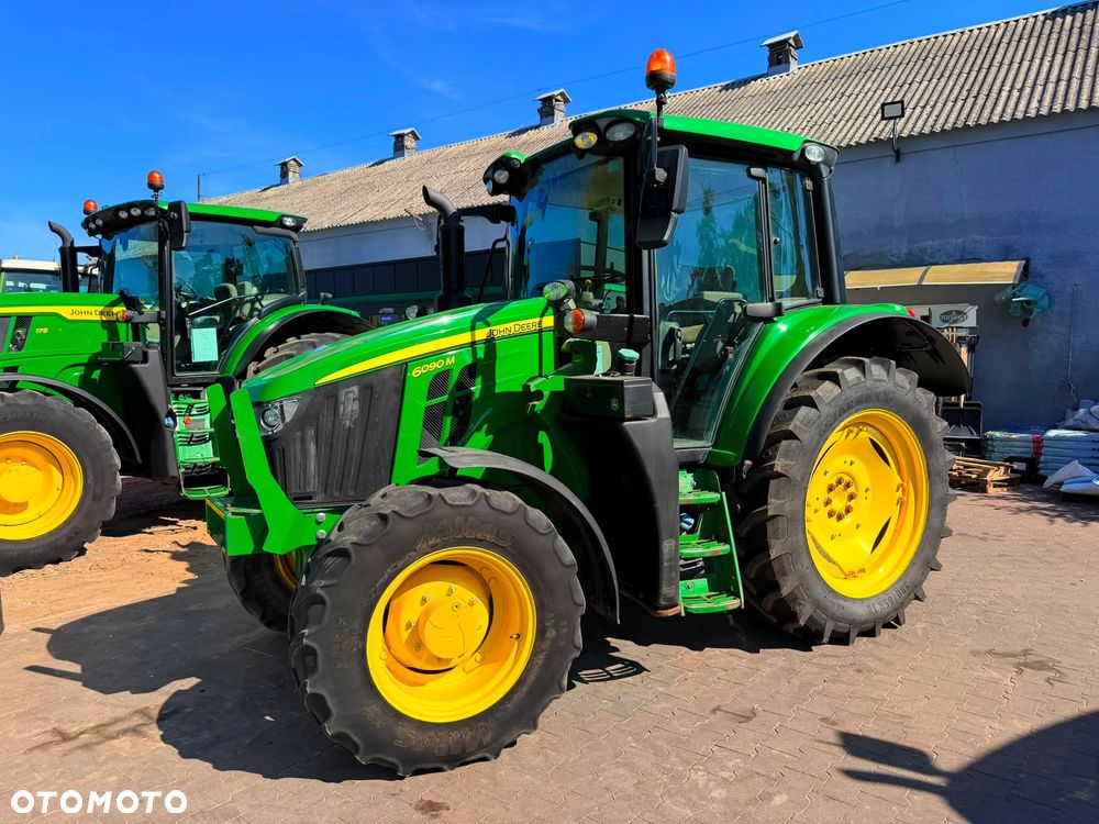 John Deere 6090M - 11