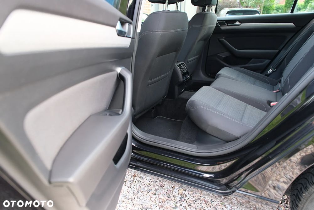 Volkswagen Passat 2.0 TDI Business DSG - 15