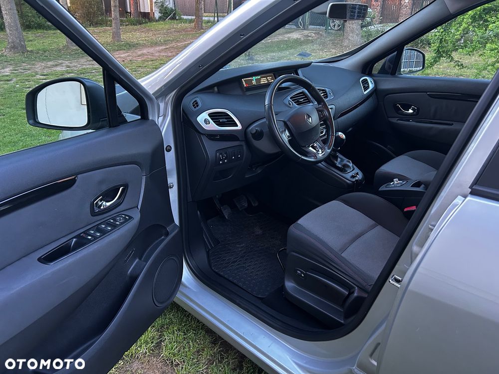 Renault Scenic 1.5 dCi Life - 9
