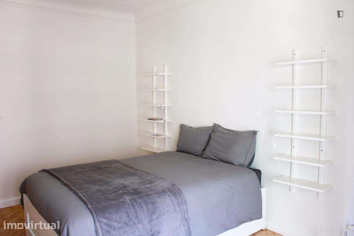 Quarto - localizado em Roma-Areeiro Lisbon - Grande imagem: 3/16