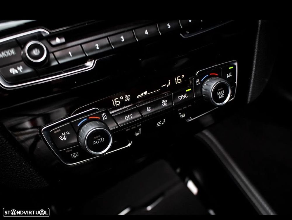 BMW X1 xDrive18d - 11
