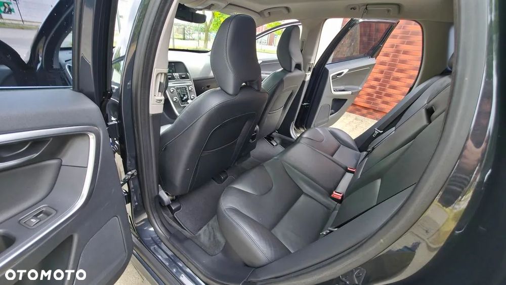 Volvo XC 60 D4 Geartronic Summum - 26