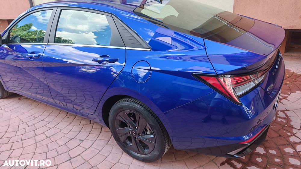 Hyundai Elantra 1.6 l 123 CP 6MT Highway - 14