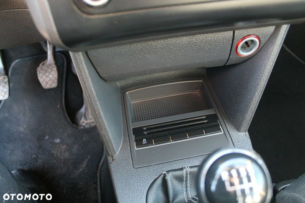 Volkswagen Touran - 17