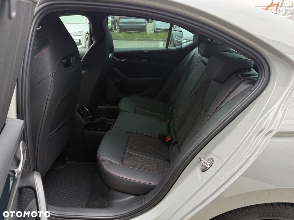 Skoda Octavia 2.0 TSI RS DSG - 13