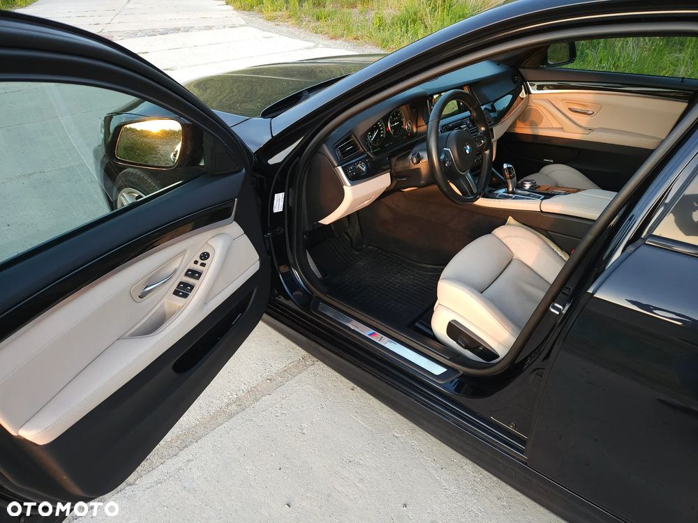 BMW Seria 5 520d xDrive Sport - 15