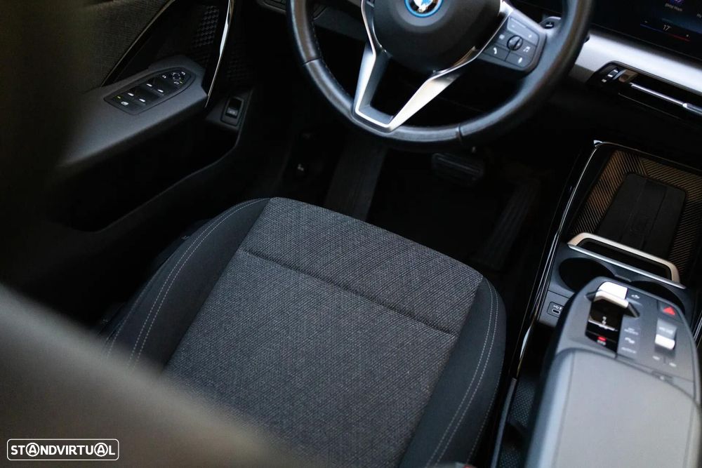 BMW iX1 eDrive20 - 38