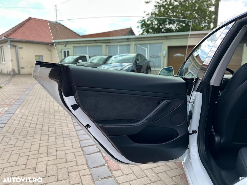 Tesla Model 3 Langstreckenbatterie Allradantrieb Dual Motor Performance - 38