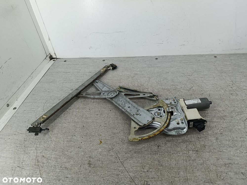 PODNOŚNIK SZYBY PRAWY PRZÓD TOYOTA COROLLA IX E12 - 4