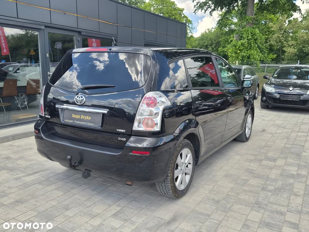Toyota Corolla Verso 2.2 D-4D Prestige + - 11