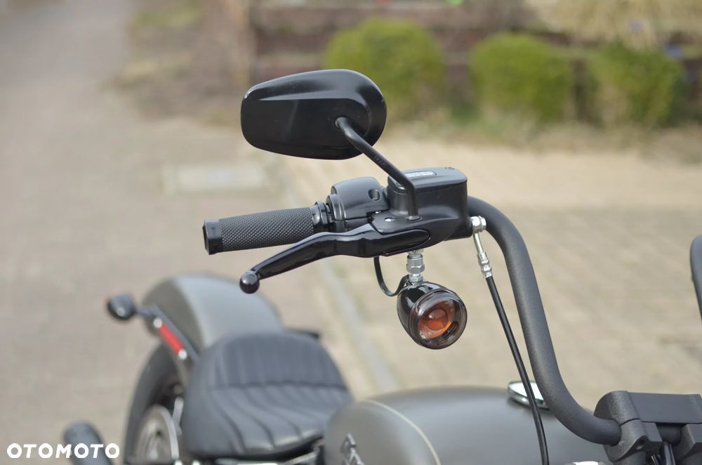 Harley-Davidson Softail Street Bob - 7