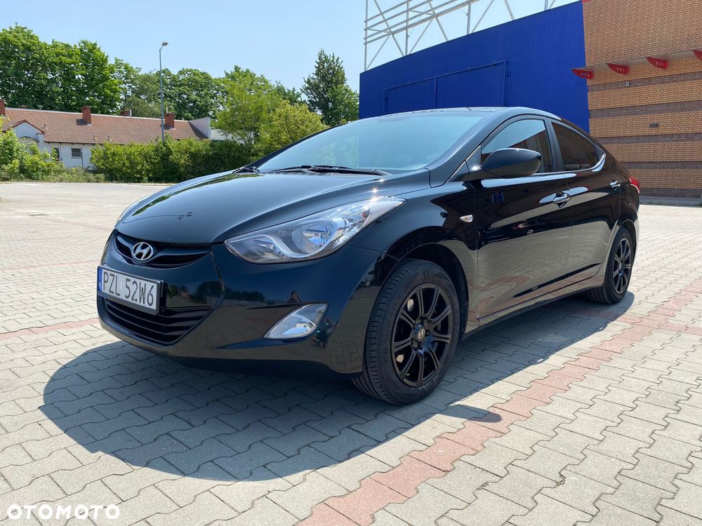Hyundai Elantra 1.6 Classic + - 2