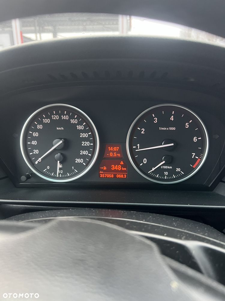 BMW Seria 5 520i - 14