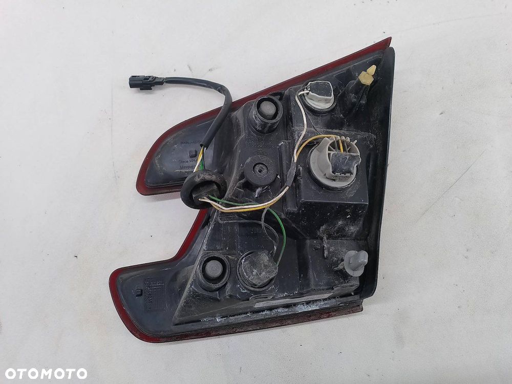 LAMPA TYLNA LEWA W KLAPE RENAULT MEGANE III 265550028R KOMBI - 5