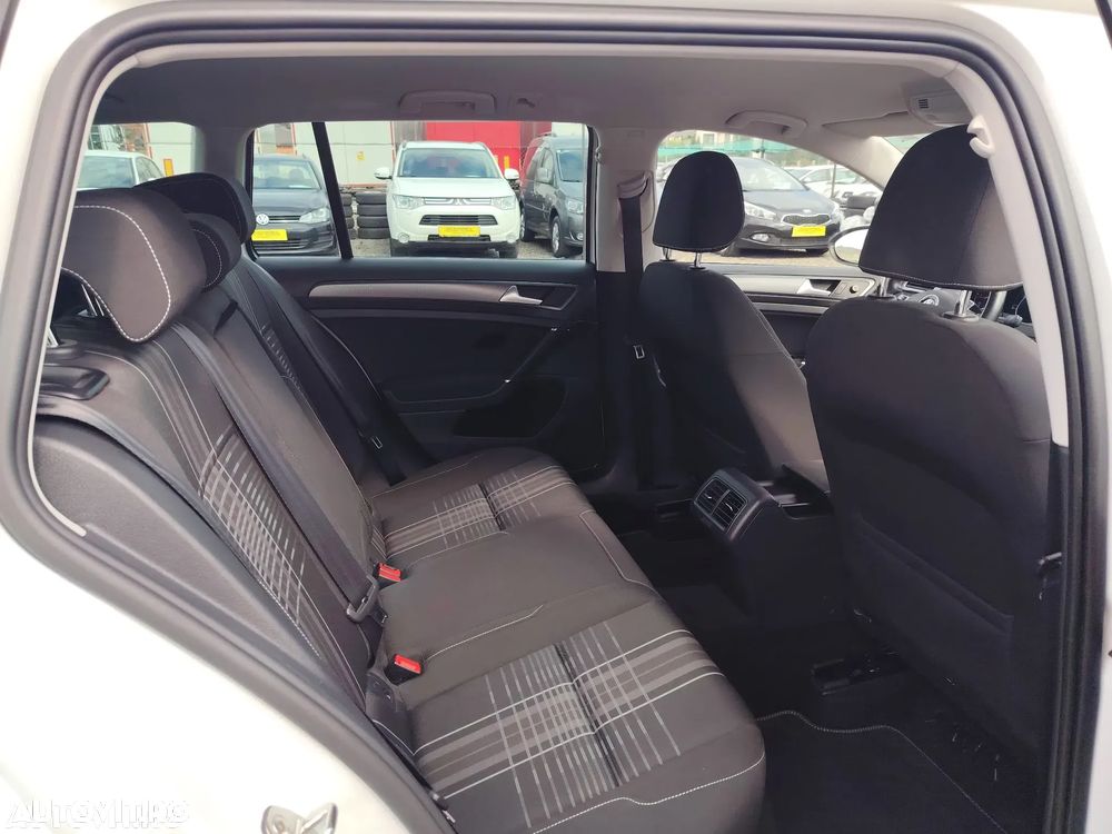 Volkswagen Golf 1.6 TDI BlueMotion Technology Lounge - 8
