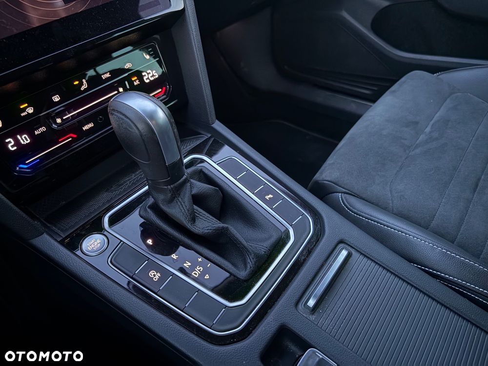 Volkswagen Passat Variant 2.0 TDI EVO Elegance DSG - 36