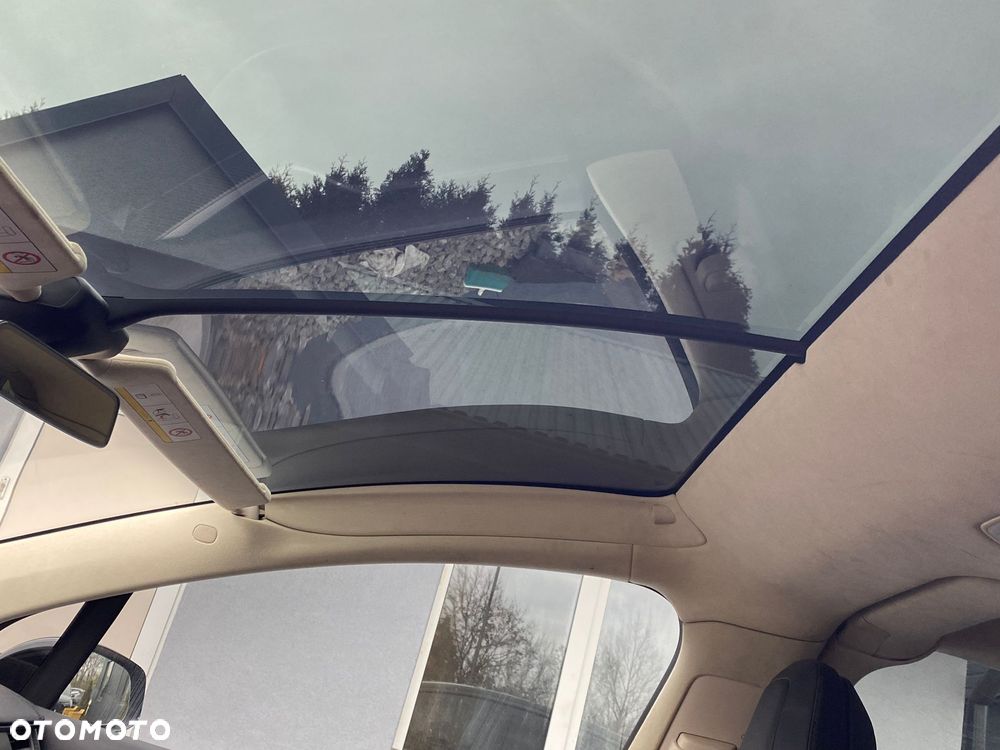 Tesla Model X - 23