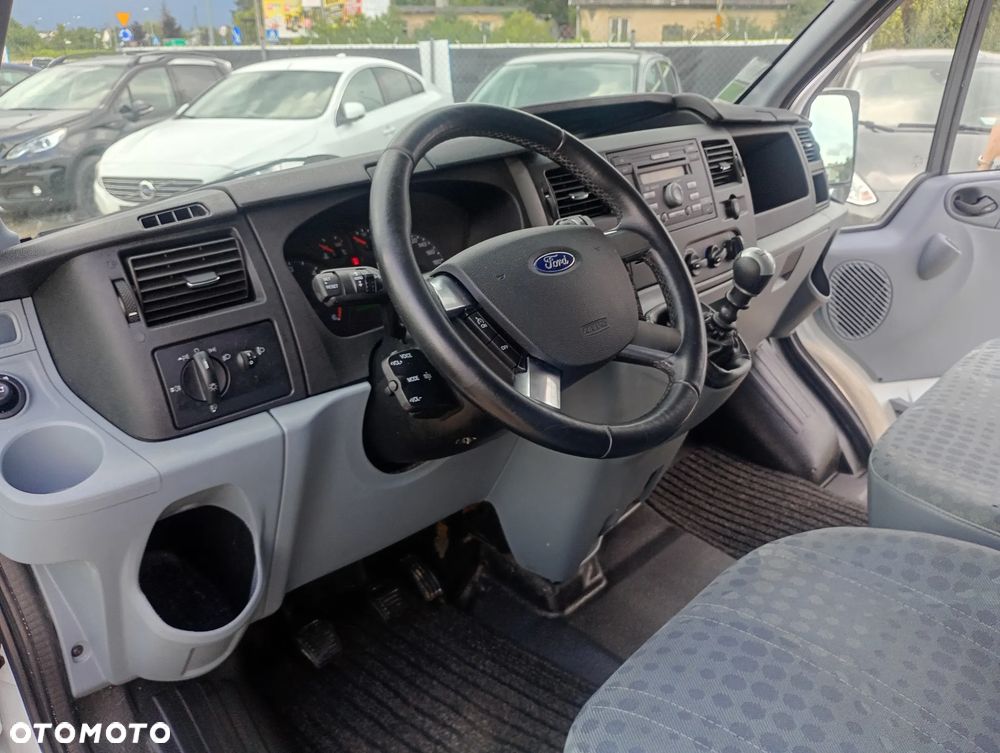 Ford Transit - 30