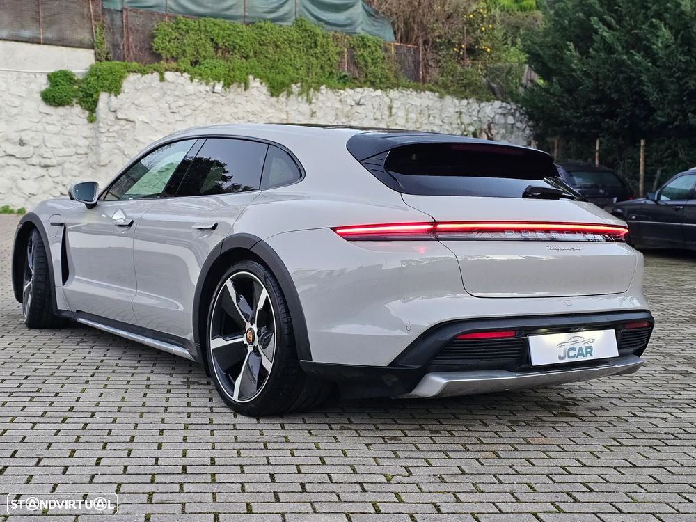 Porsche Taycan Cross Turismo 4 - 8