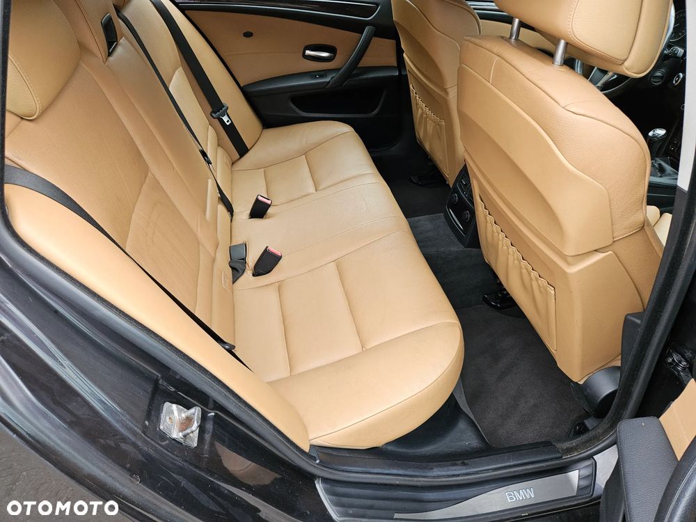 BMW Seria 5 520d Edition Exclusive - 7