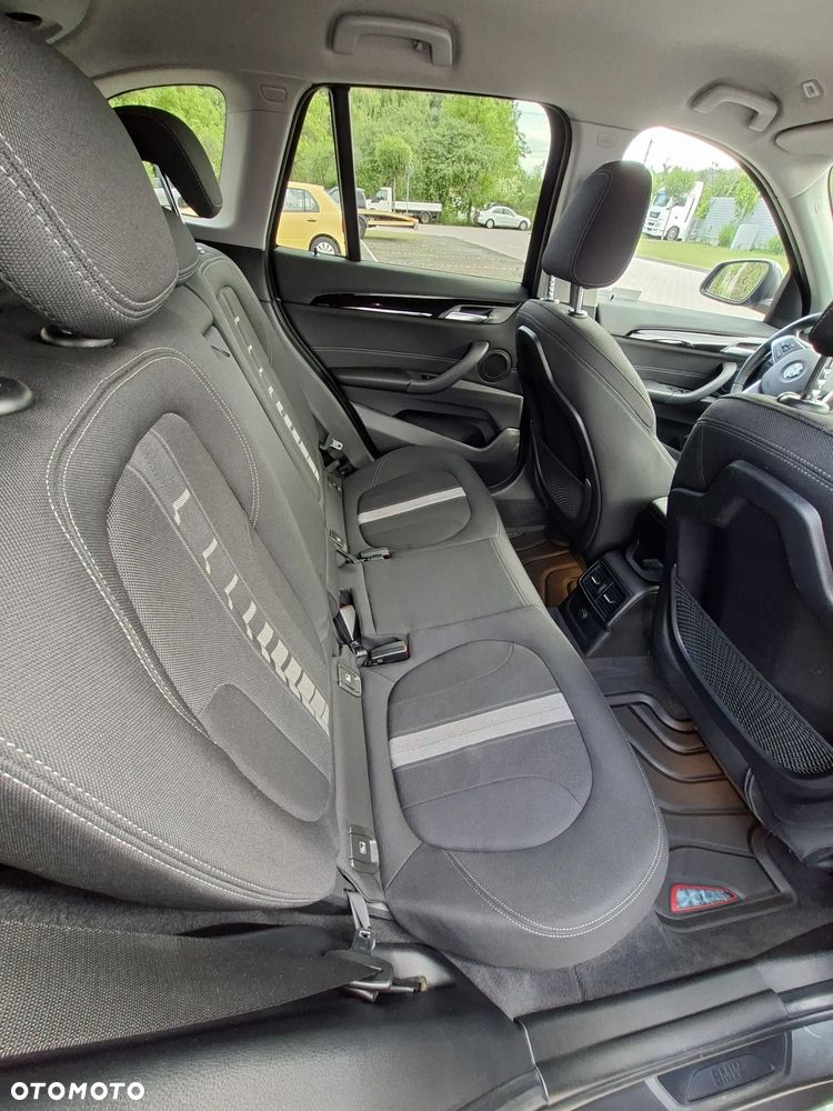 BMW X1 sDrive18i Sport Line - 8