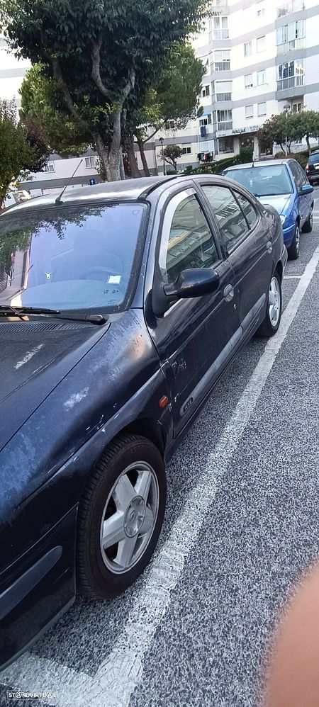 Renault Mégane 1.9 dTI RXE AC - 6