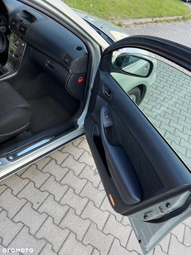 Toyota Avensis 1.8 VVT-i Combi Team - 28