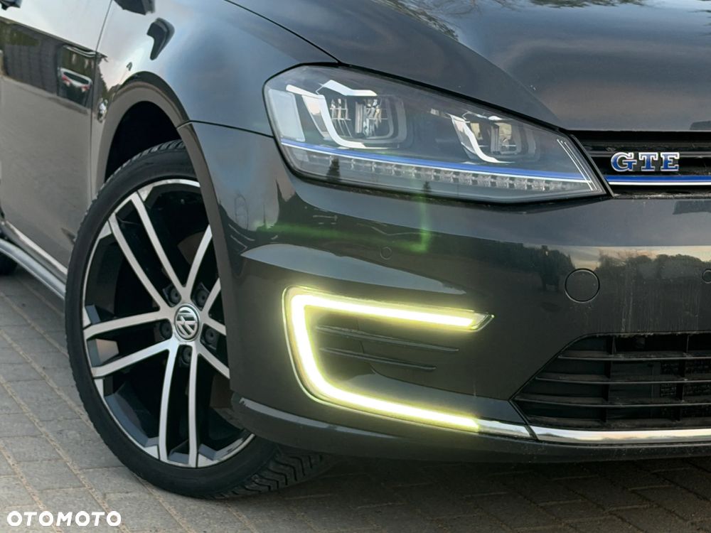 Volkswagen Golf - 25