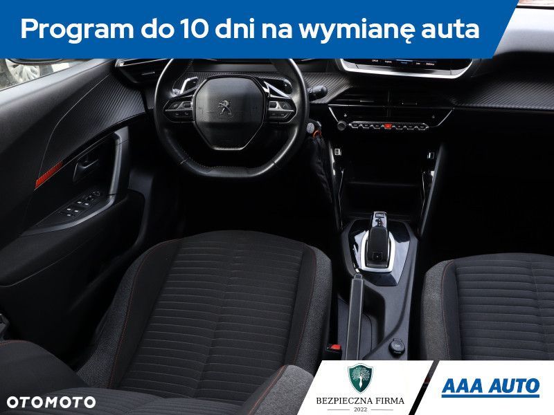 Peugeot 2008 - 8