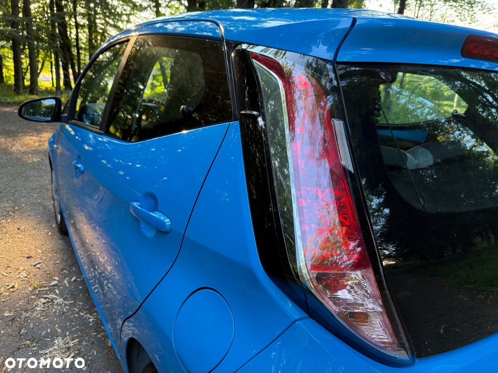 Toyota Aygo x-play touch - 24