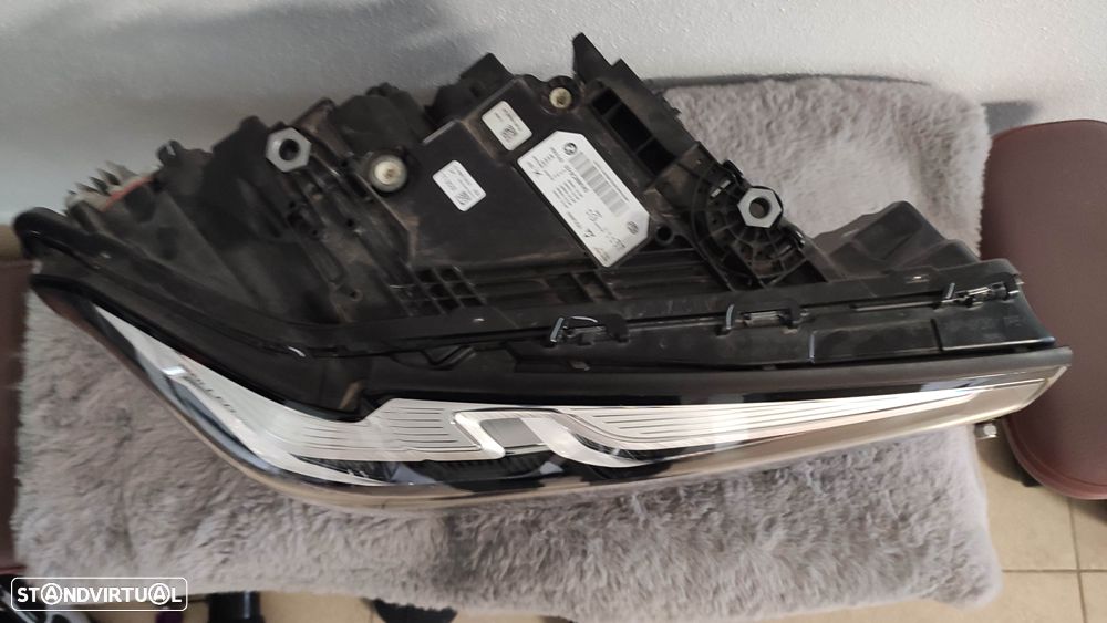 farol direito full Led BMW G30 G31 lci - 5A388C8 - 5
