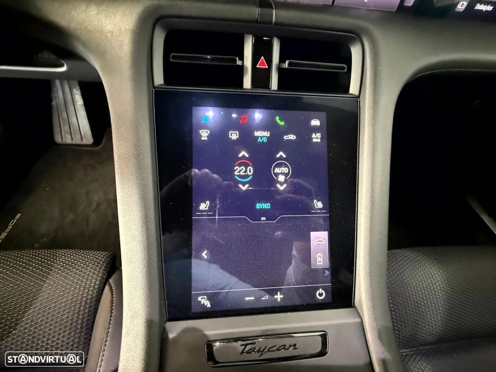 Porsche Taycan 4S - 31