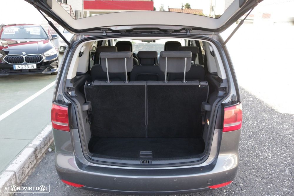 VW Touran 1.6 TDI BM Confortline 7L - 12