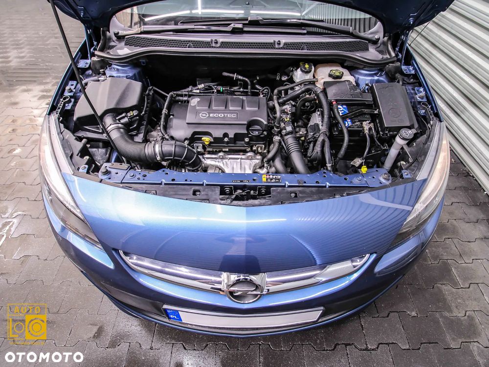 Opel Astra 1.4 T Cosmo - 14