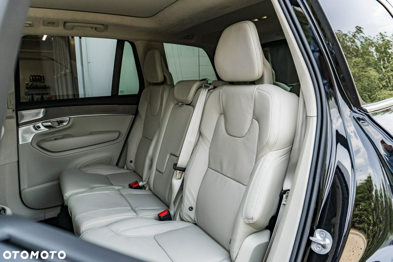 Volvo XC 90 - 18