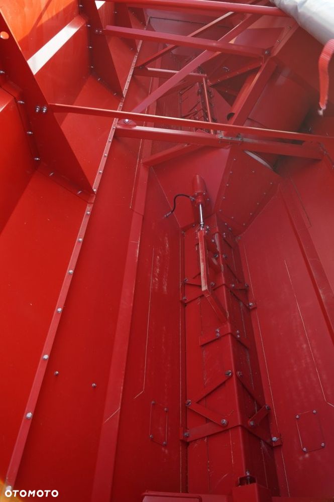 Perard Wóz Przeładowczy INTERBENNE 52 – 52 000 L – QUADREM – ZAWIESZENIE HYDRAULICZNE – 4 OSIE - 15