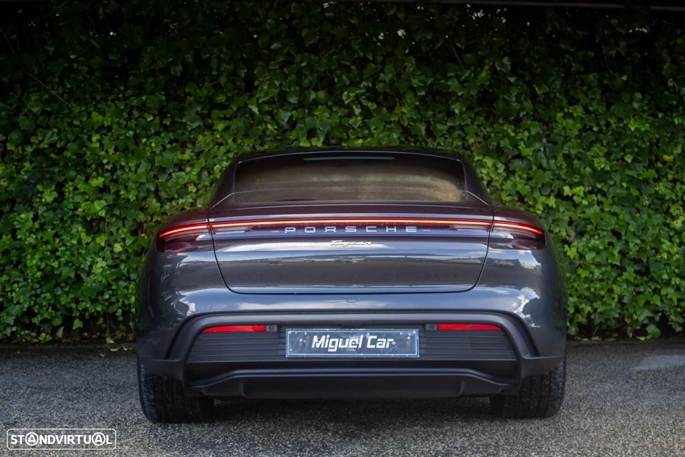 Porsche Taycan 4 Black Edition - 9