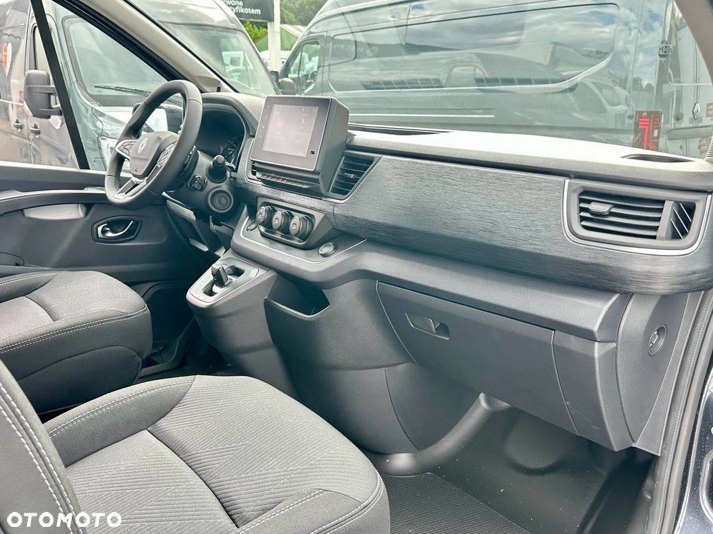 Renault Trafic - 11