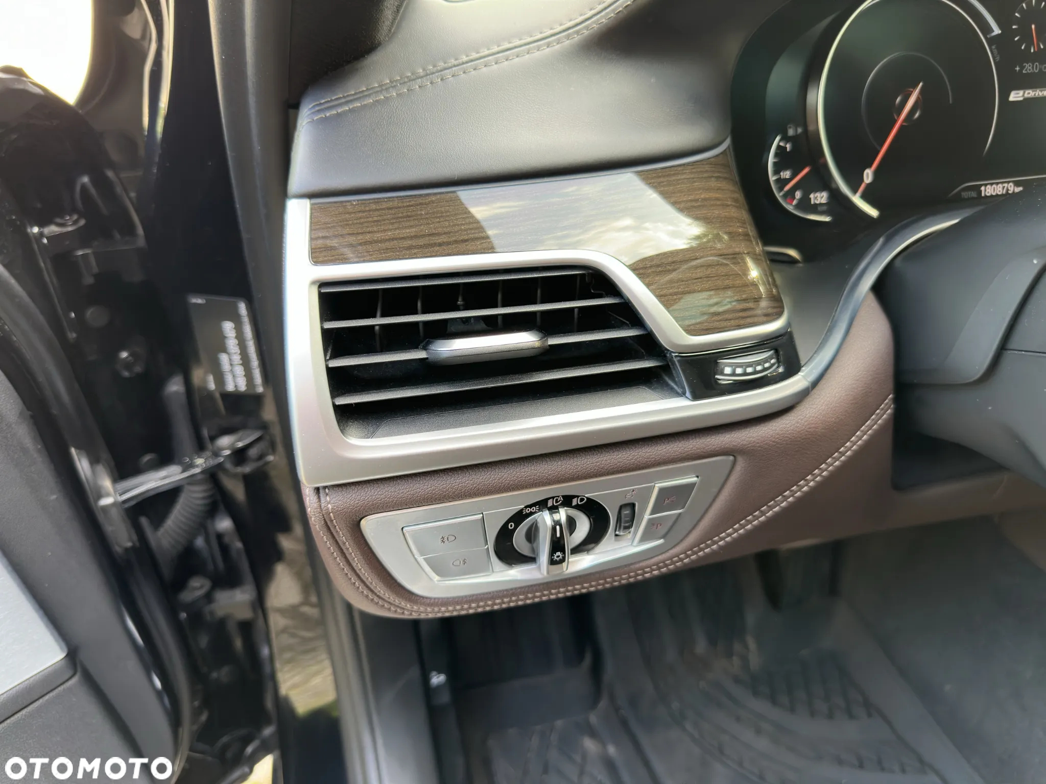 BMW Seria 7 740Le xDrive iPerformance - 18
