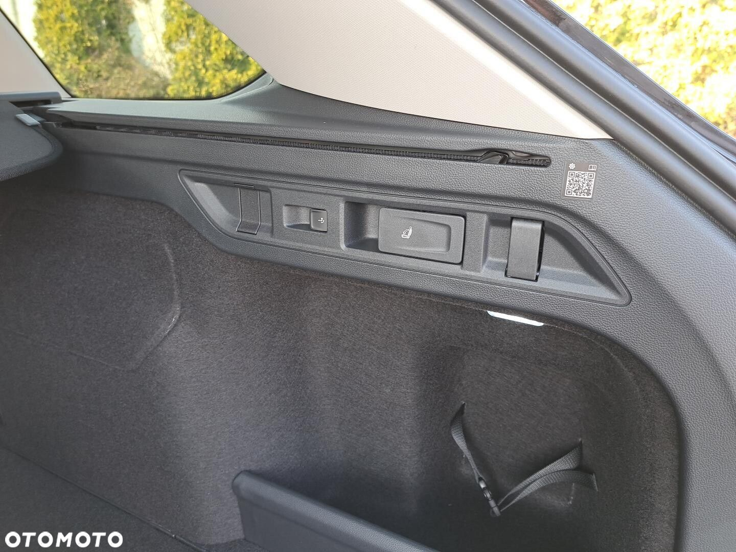 Volkswagen Passat 2.0 TDI SCR 4Mot Elegance DSG - 19
