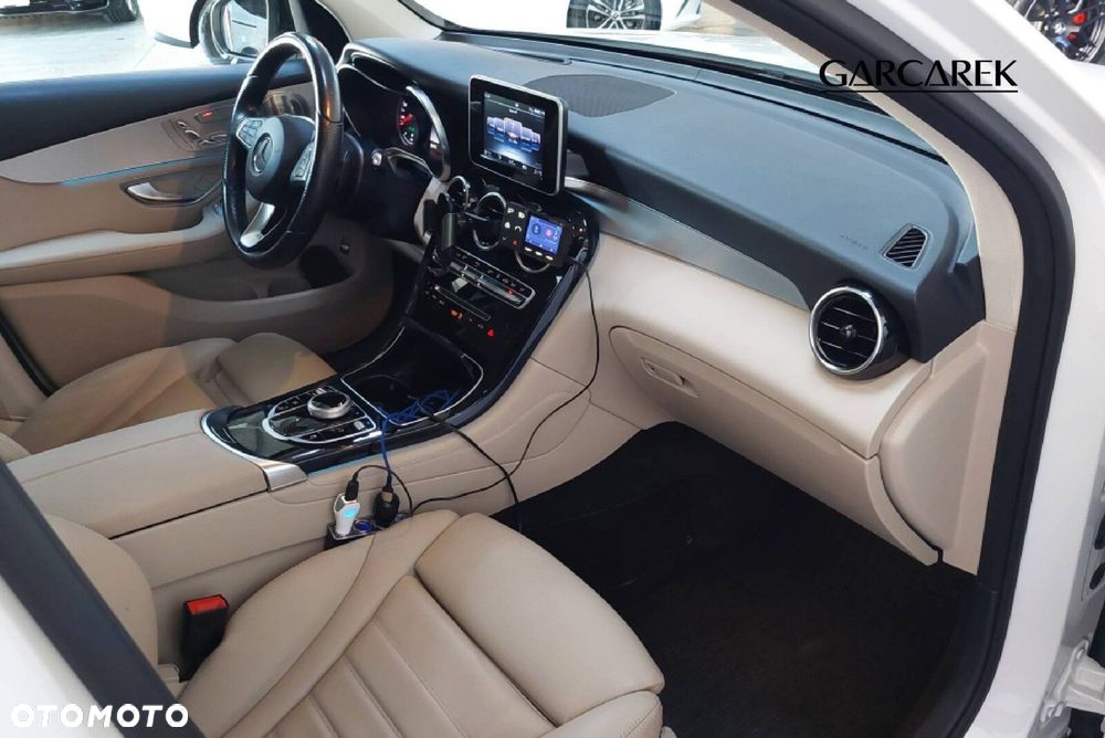 Mercedes-Benz GLC - 17