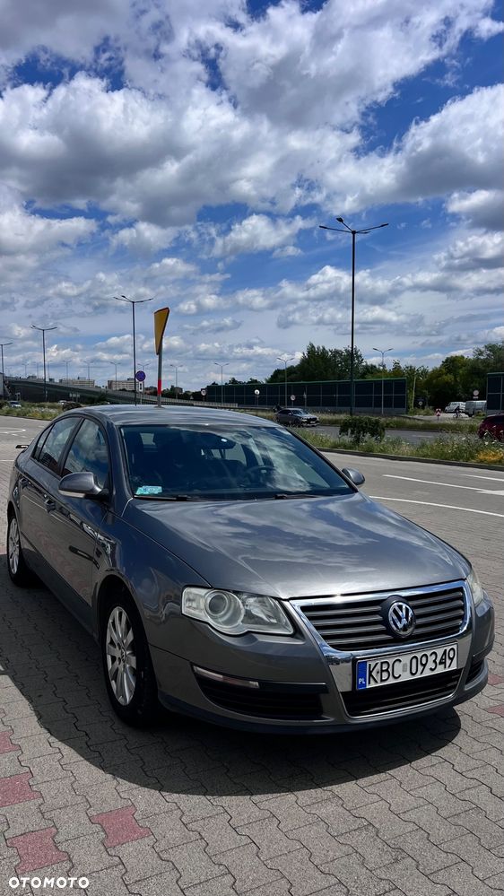 Volkswagen Passat - 2