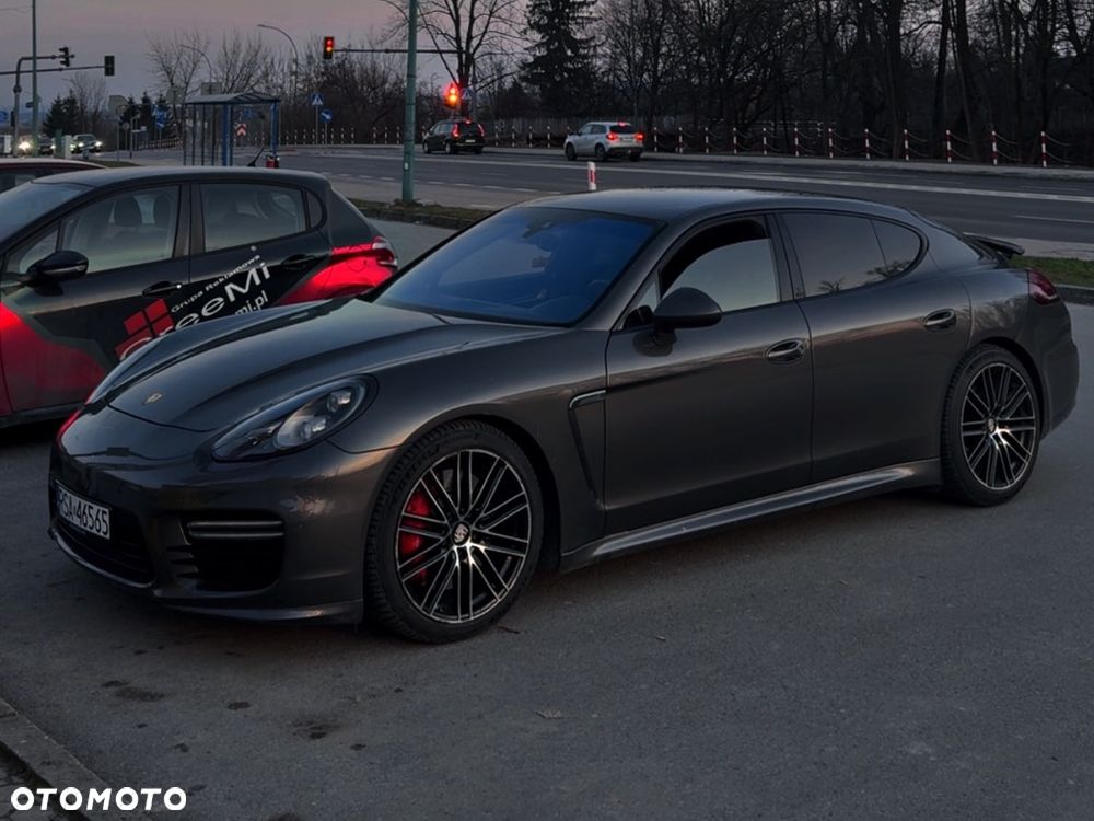 Porsche Panamera GTS - 1