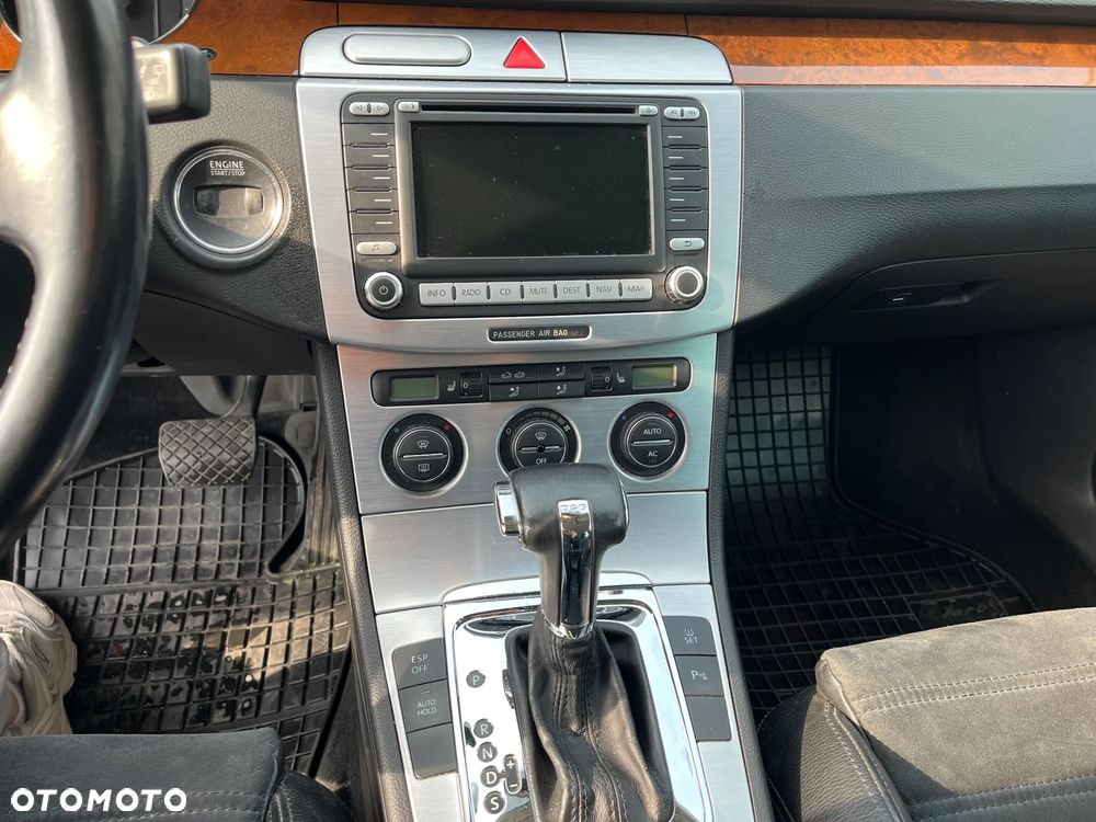 Volkswagen Passat 2.0 TDI DSG Highline - 9