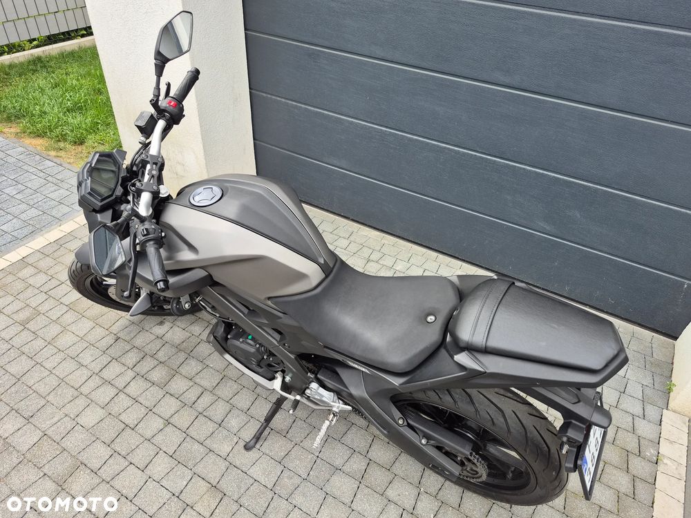 Yamaha MT - 20