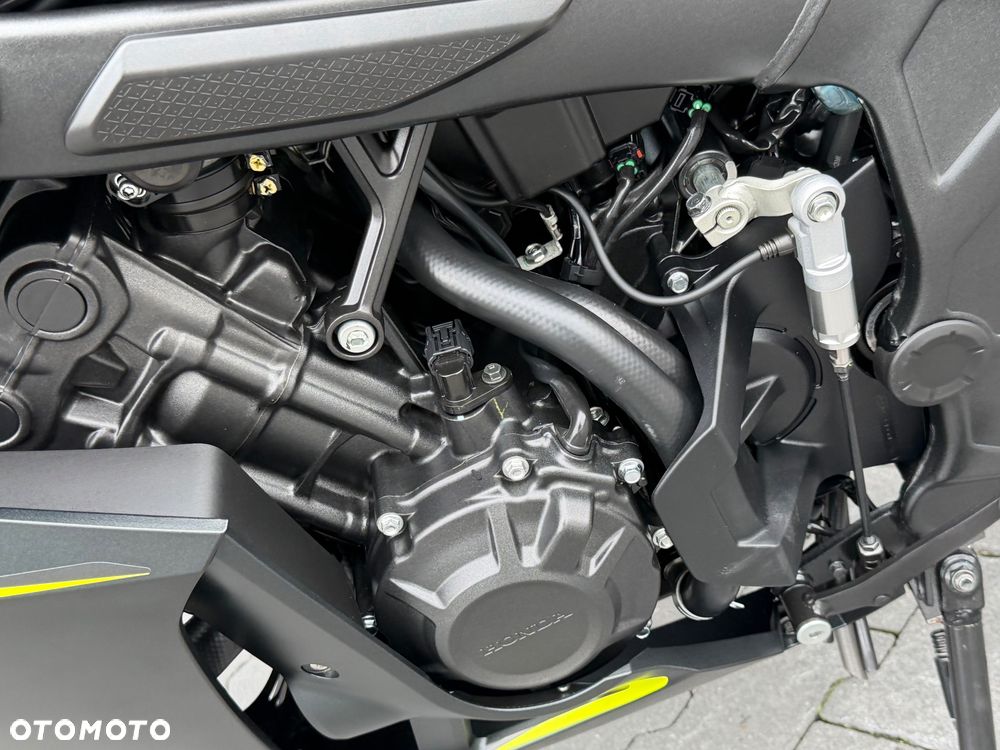 Honda CBR - 35