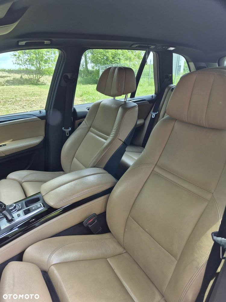 BMW X5 4.8i xDrive - 8