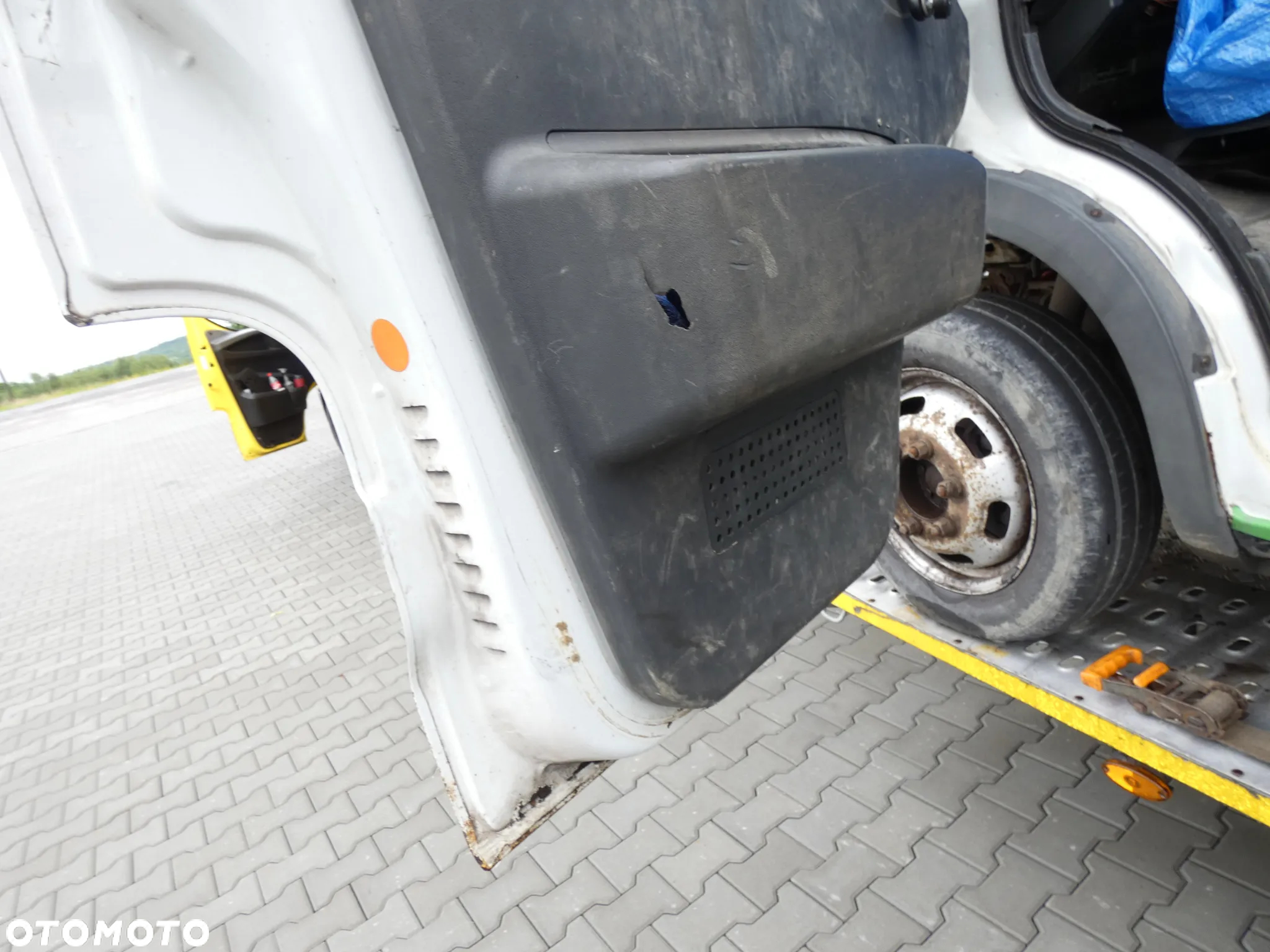 IVECO DAILY III 3 2.3 HPI KABINA KOMPLETNA UK RHD - 33